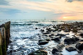 Zonsondergang aan zee by Evert Jan Kip