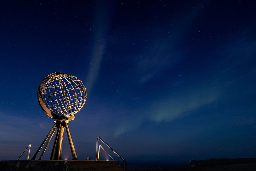 Die Nordlichter über dem Nordkap. von Menno Schaefer