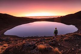 Blue Lake bei Sonnenaufgang, Tongariro National Park, Neuseeland von Markus Lange