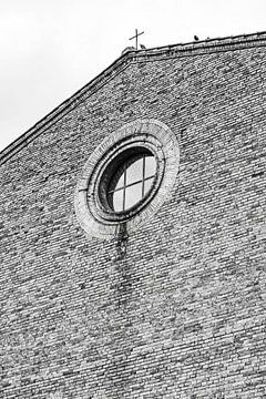 Ronde kerkraam in San Gimignano | Italie van RB-Photography