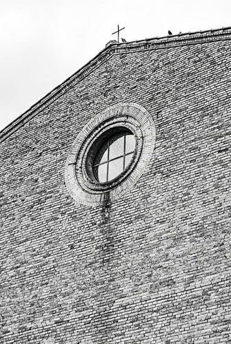 Ronde kerkraam in San Gimignano | Italie van RB-Photography
