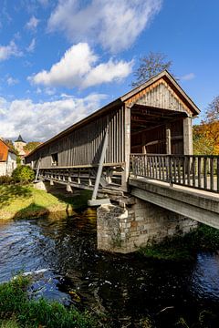 Overdekte houten brug in Buchfart van Dirk Rüter
