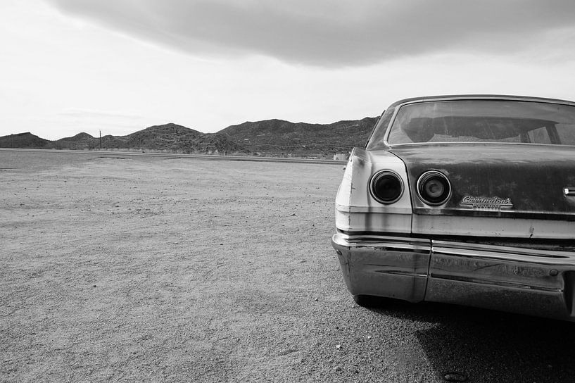 Oldtimer auto aan de U.S. Route 66 in Amerika USA van Deer.nl