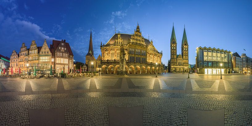 Der Bremer Marktplatz im 180° Panorama von Michael Valjak
