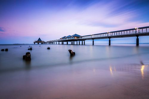 De pier van Heringsdorf bij zonsondergang