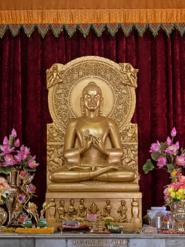 Intérieur d'un temple bouddhiste