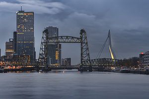 Rotterdam bruggen Hef en Erasmus warm van Dennis Donders