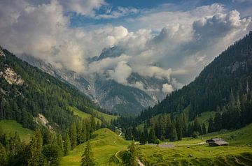 De idyllisch gelegen Bindalm in het Nationaal Park Berchtesgaden van Christian Peters