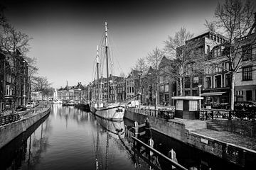 Historisches Schiff in der A in Groningen (Farbe) von Rick Van der Poorten