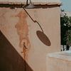 Buitendouche in Marrakesh foto print van sonja koning