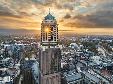Zwolle Peperbus kerktoren tijdens een koude winter zonsopkomst van Sjoerd van der Wal Fotografie