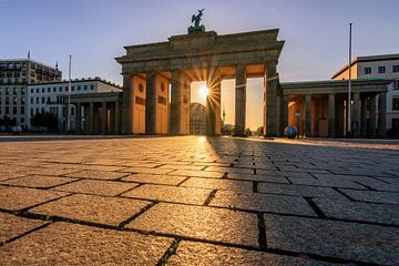 Brandenburger Tor Berlijn in de ochtend van Fotos by Jan Wehnert