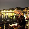 Laternenverkäuferin 2 in Hoi-An Vietnam von Sander van Kal