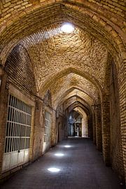 Souk (Markt) in Yazd, Iran von Bart van Eijden