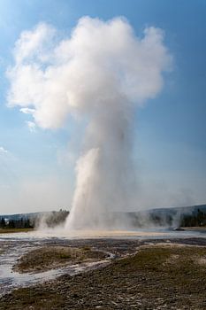 Geyser dans le parc national de Yellowstone, États-Unis