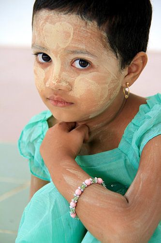 Thanaka girl in Myanmar