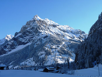 Verschneite Berglandschaft in der Schweiz