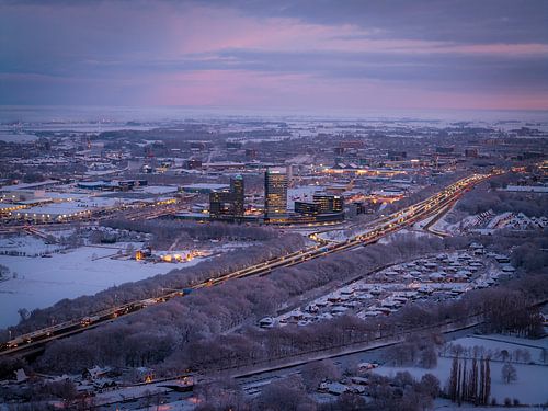 IJsselturm und a28 zwolle im Schnee von Thomas Bartelds