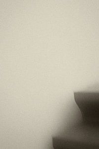 Image abstraite et minimaliste d'un escalier