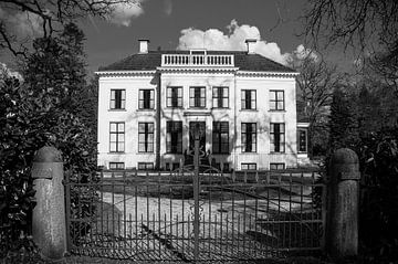 old house by Ettie van der Meulen-Vermaning
