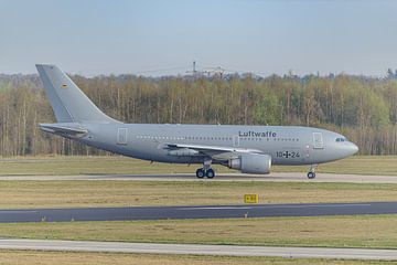 Luftwaffe Airbus A310-304 MRTT op vliegbasis Eindhoven. van Jaap van den Berg