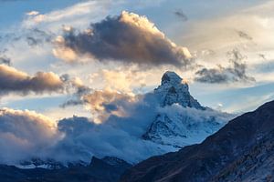 Das Matterhorn im Licht der untergehenden Sonne
