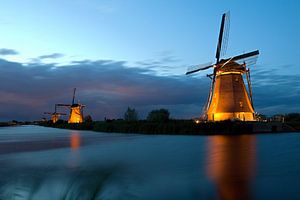 Kinderdijk in de avond
