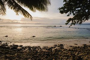 Plage du coucher de soleil Mentawai 2 sur Andy Troy