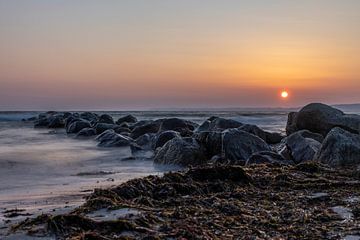 Sonnenaufgang am Strand Eckernförde von Thomas Heins