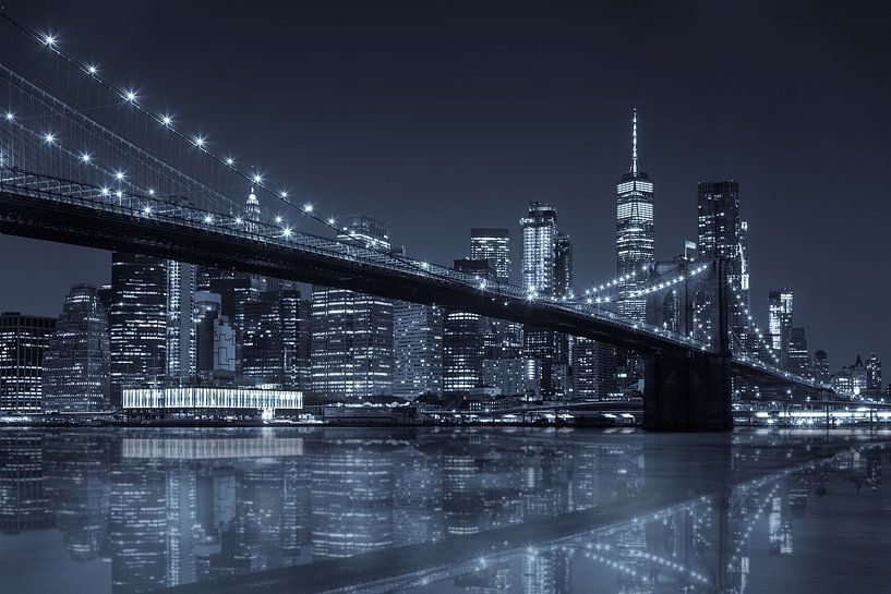 Brooklyn Bridge Reflexion mit Skyline von Manhattan von Jan van Dasler