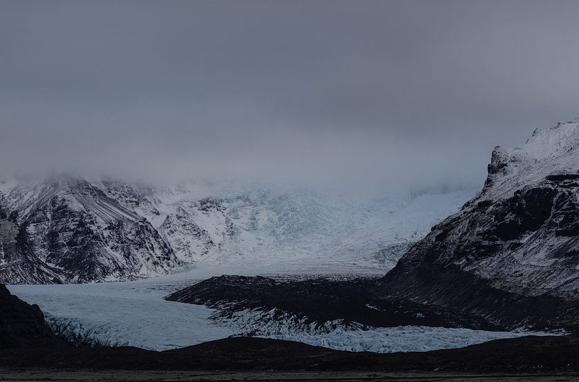 Hidden glacier - Iceland by Eefke Peeters
