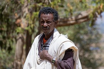 Priester in Ethiopië van Bram de Muijnck