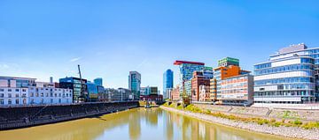 Düsseldorf Medienhafen moderne architectuur aan de oever van de Rijn