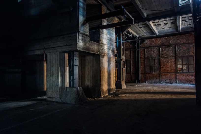 old elevator by Bart Liesenborgs