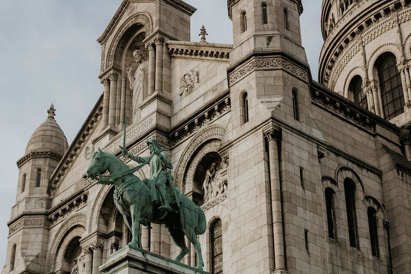 Sacré Coeur, Montmartre in Paris | Colorful travel photography by Trix Leeflang