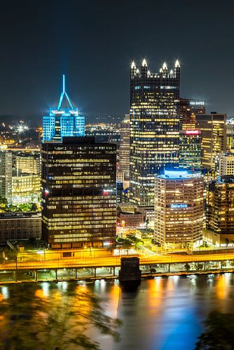 Nächtliche Skyline von Pittsburgh von Melanie Viola