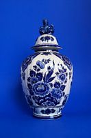 Delft Blue vase with lion