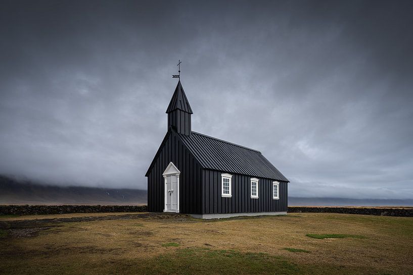 Schwarze Kirche, Budir, Island von Jeroen Schouten