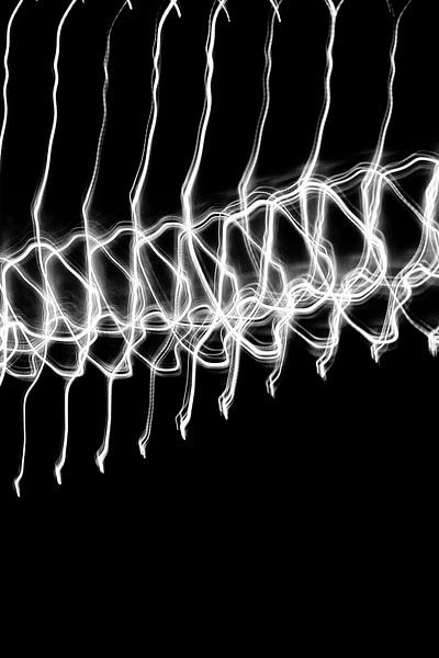 Abstrakte Kunst--Licht Tanz-01-SCHWARZ-WEIß von Katja Goede