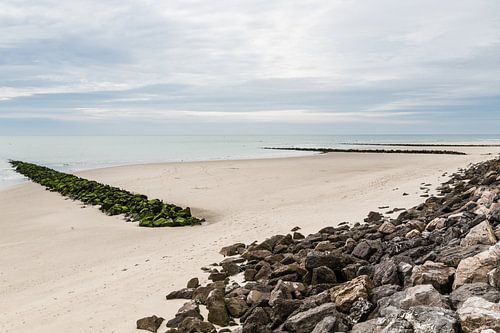 Frankrijk, Berk: Strandpanorama met golfbrekers