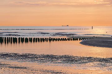 Zeeland Zonsondergang van Caroline Drijber