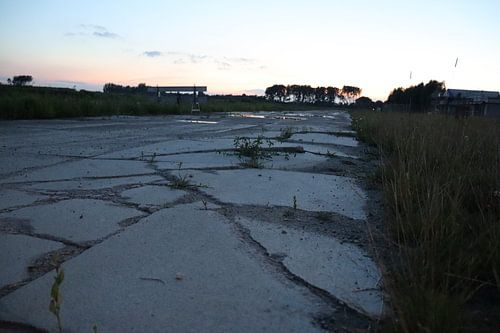 Route fissurée sur Monica de Roo-Peeters