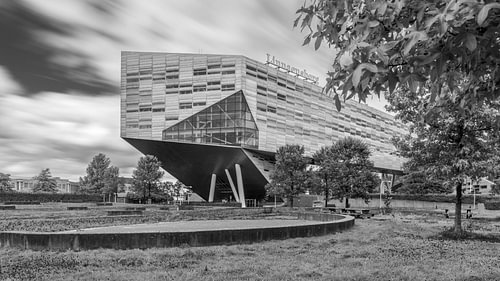 Long Exposure: Linneausborg, Zernike, Groningen in summer