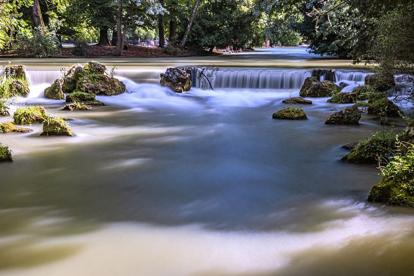 BAVIÈRE : MUNICH - JARDIN ANGLAIS - EISBACH par Photoart-Naegele