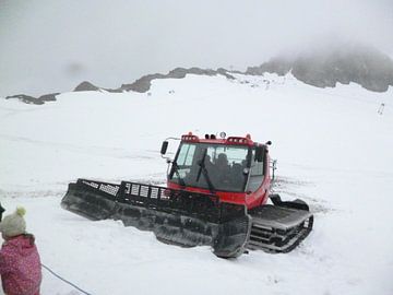 Sneeuwschuiver op de Kitzsteinhorn van Veluws