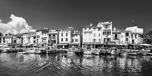 Haven van Cassis aan de Côte d'Azur in Frankrijk - Monochroom