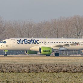 Taxiing AirBaltic Bombardier CS300. by Jaap van den Berg