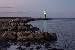 Mole an der Ostseeküste in Warnemünde