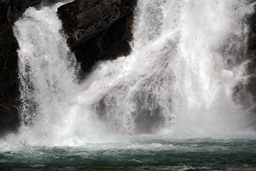 Waterval van smeltwater in Canada van J.A. van den Ende