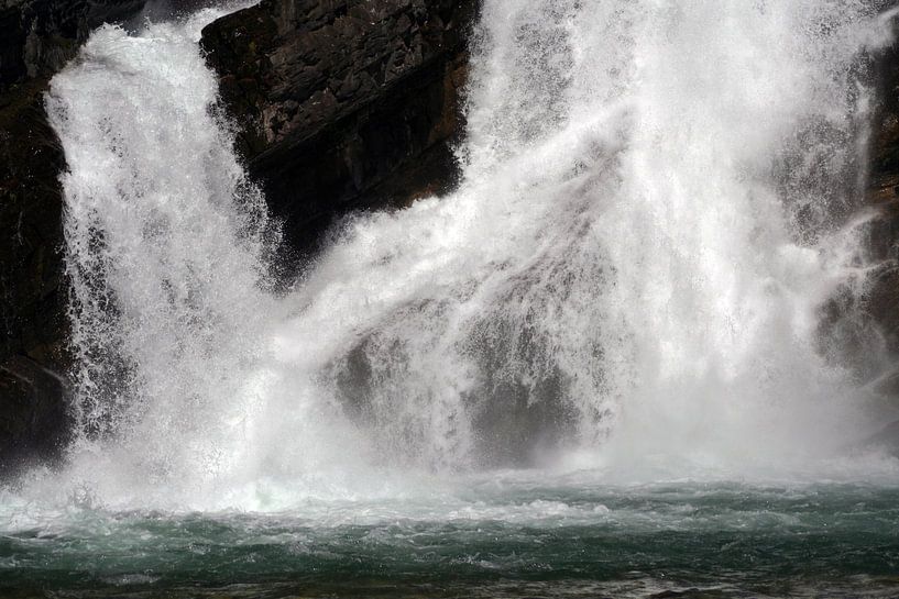 Waterval van smeltwater in Canada by J.A. van den Ende